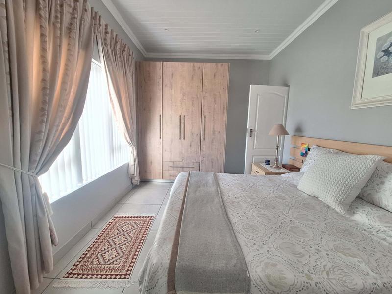 3 Bedroom Property for Sale in Hartenbos Heuwels Western Cape
